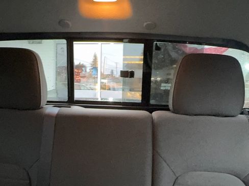 Used 2018 Nissan Frontier PRO-4X image 28