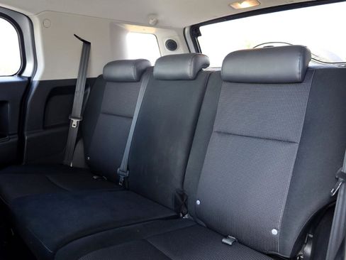 Used 2007 Toyota FJ Cruiser 4WD image 10