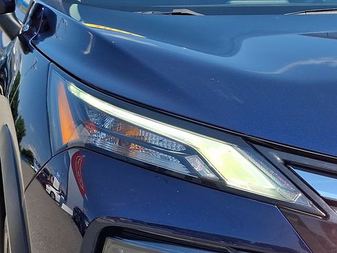 Used 2024 Nissan Rogue SV AWD/4WD image 10