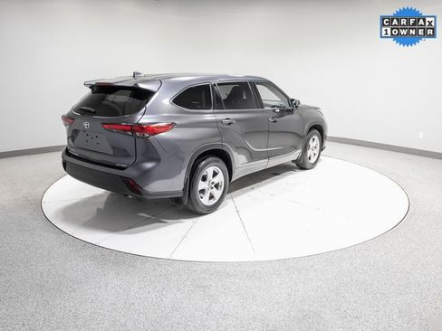 Used 2020 Toyota Highlander LE image 31