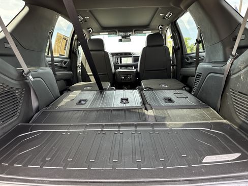 Used 2023 GMC Yukon Denali w/ LPO, Floor Liner Package AWD/4WD image 36
