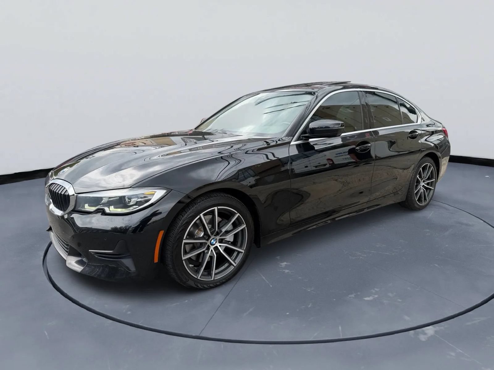 Used 2020 BMW 330i Sedan w/ Convenience Package RWD image 2