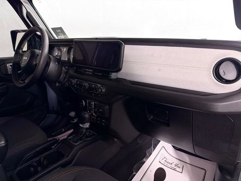 Used 2024 Jeep Wrangler Willys image 28