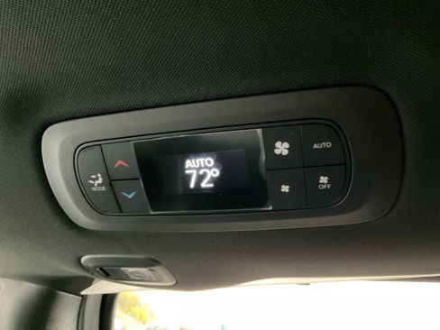 New 2026 Chrysler Pacifica Limited w/ S Appearance Package image 30