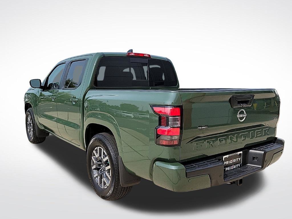 Certified 2024 Nissan Frontier SL w/ Technology Package RWD image 3