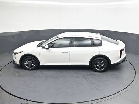 Used 2025 Kia K4 FWD image 29