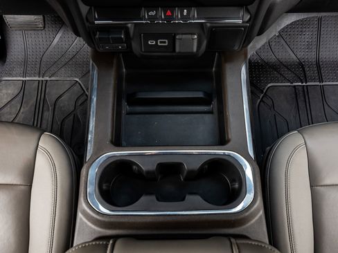 Used 2023 Chevrolet Silverado 2500 Custom w/ Custom Convenience Package image 26