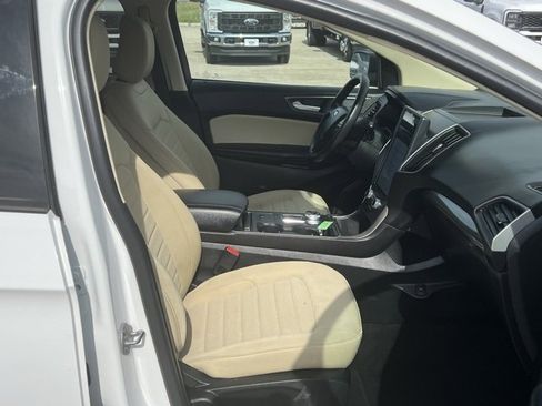 Used 2022 Ford Edge SE image 11
