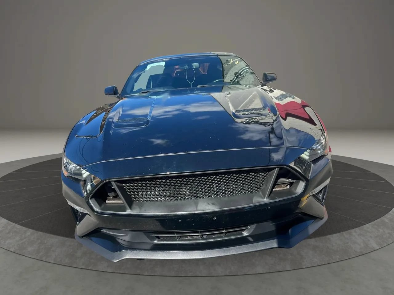 Used 2018 Ford Mustang Coupe RWD image 2