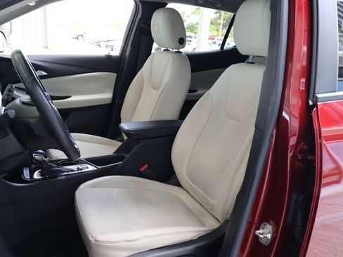 Used 2022 Buick Encore GX Select w/ Sport Touring Package FWD image 15