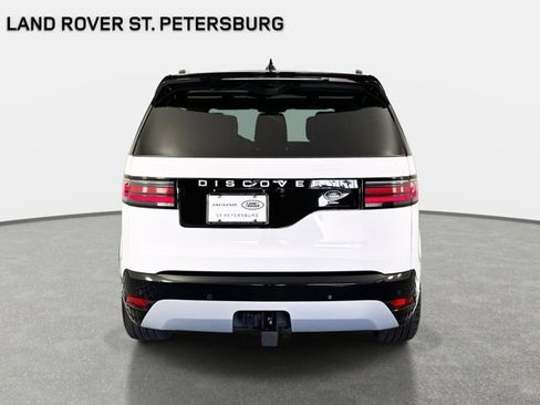 Used 2023 Land Rover Discovery Metropolitan Edition image 6