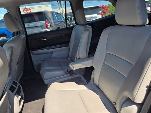 Used 2019 Honda Pilot Touring image 10