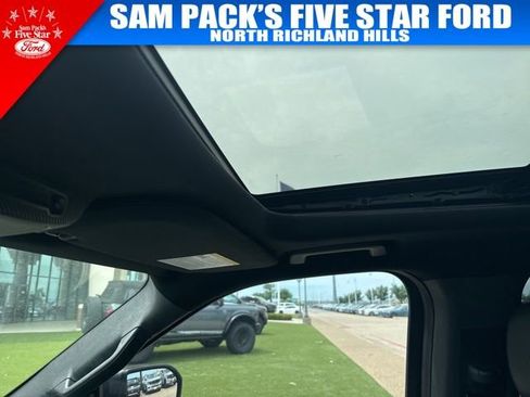 Used 2021 Ford Expedition XLT image 10