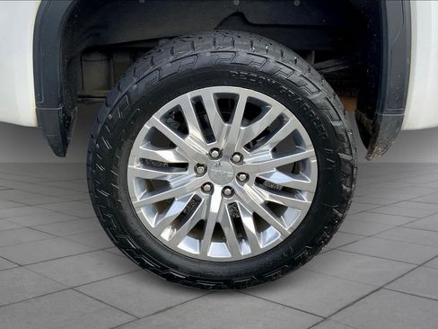Used 2019 GMC Sierra 1500 Denali w/ Denali Ultimate Package AWD/4WD image 11