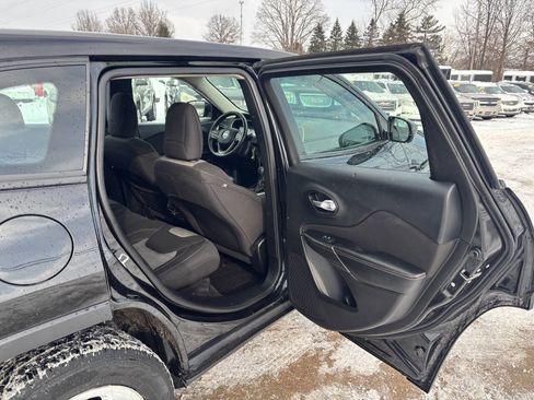 Used 2016 Jeep Cherokee Sport w/ Cold Weather Group image 16