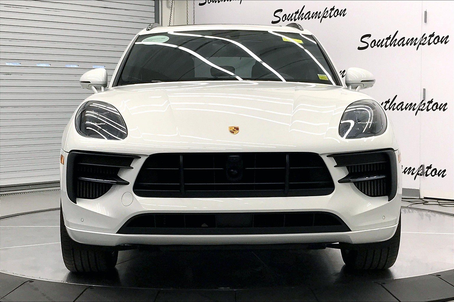 Used 2020 Porsche Macan GTS AWD/4WD image 2