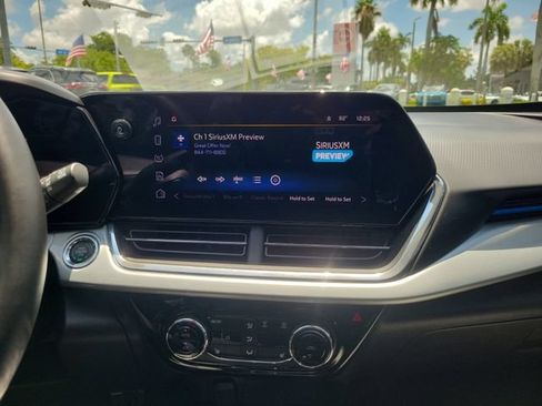 Used 2025 Chevrolet Trax LT w/ Driver Confidence Package FWD image 21