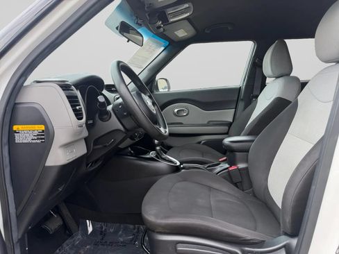 Used 2016 Kia Soul FWD image 16