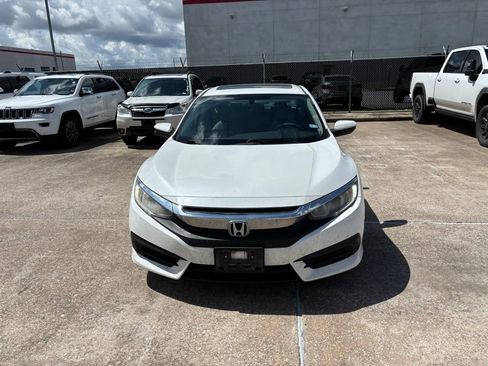 Used 2017 Honda Civic EX image 3