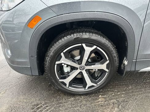 New 2026 Volkswagen Tiguan SE image 2