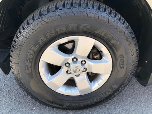 Used 2009 Nissan Frontier SE w/ SE Value Truck Pkg AWD/4WD image 15