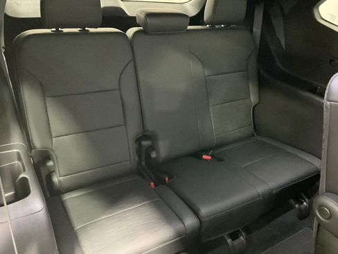 Used 2025 Buick Enclave Sport Touring image 25