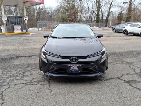 Certified 2023 Toyota Corolla LE image 2