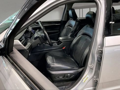 Used 2021 Jeep Grand Cherokee L Limited w/ Luxury Tech Group II AWD/4WD image 22