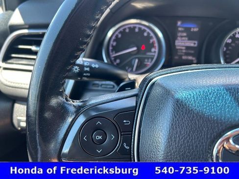 Used 2019 Toyota Camry SE FWD image 16