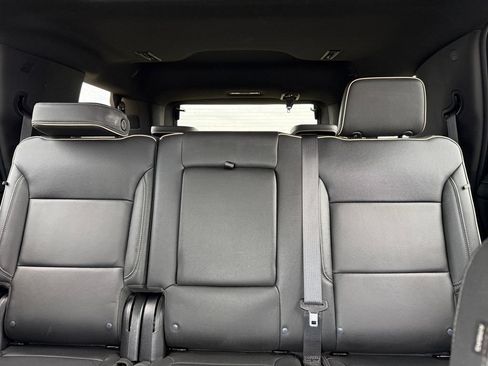 Used 2023 GMC Yukon SLT AWD/4WD image 49