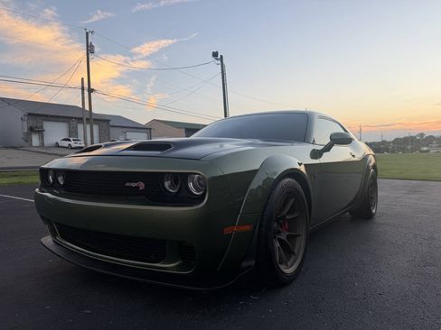 Used 2019 Dodge Challenger SRT Hellcat w/ Widebody Package RWD image 1
