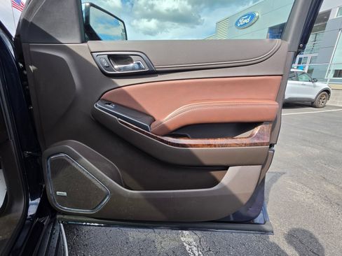 Used 2020 Chevrolet Suburban Premier AWD/4WD image 43
