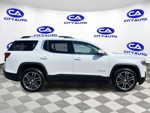 Used 2023 GMC Acadia SLT w/ Technology Package AWD/4WD image 2