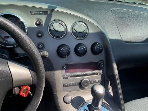 Used 2009 Pontiac Solstice Convertible w/ Preferred Package RWD image 9