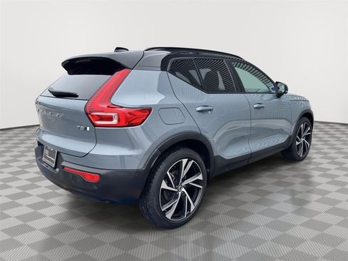 Used 2022 Volvo XC40 T5 R-Design w/ Advanced Package image 5