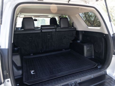 Used 2017 Toyota 4Runner Limited AWD/4WD image 33