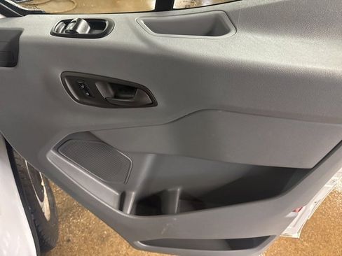 Used 2017 Ford Transit 350 XL image 21