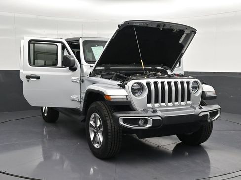Used 2022 Jeep Wrangler Unlimited Sahara w/ LED Lighting Group AWD/4WD image 28