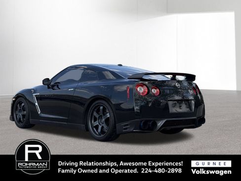 Used 2015 Nissan GT-R Black Edition AWD/4WD image 3