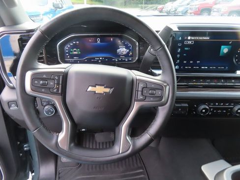 Used 2025 Chevrolet Silverado 1500 LT image 15