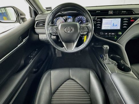 Used 2019 Toyota Camry SE FWD image 20