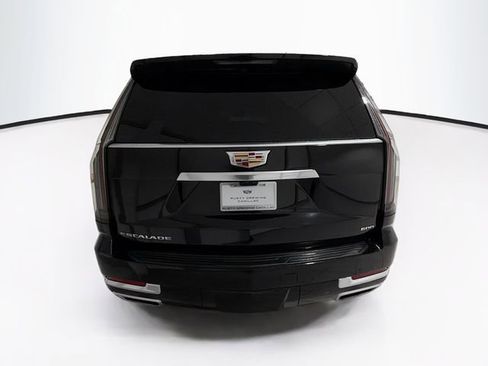 Certified 2025 Cadillac Escalade ESV Premium Luxury image 6