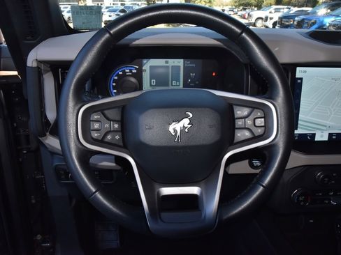 Used 2023 Ford Bronco Wildtrak image 23
