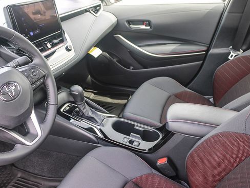 Used 2025 Toyota Corolla SE w/ Convenience Package image 18