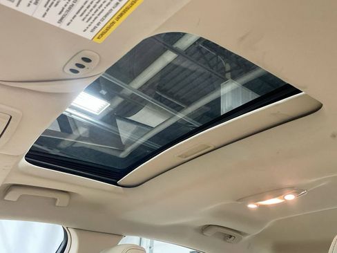 Used 2017 Ford Taurus Limited image 19