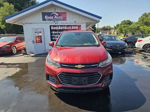 Used 2022 Chevrolet Trax LS w/ Tint and Cruise Package AWD/4WD image 2