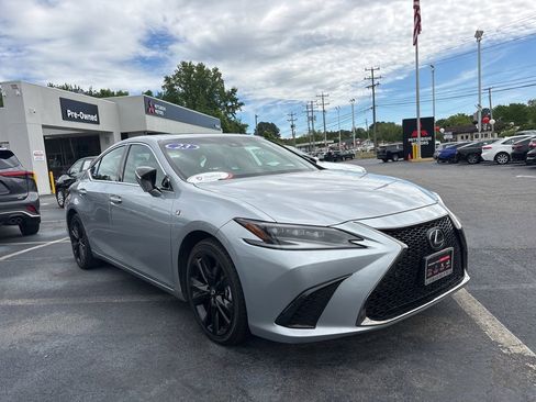 Used 2023 Lexus ES 300h F Sport FWD image 2
