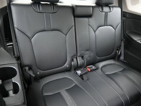 Used 2023 Honda Pilot Touring image 42