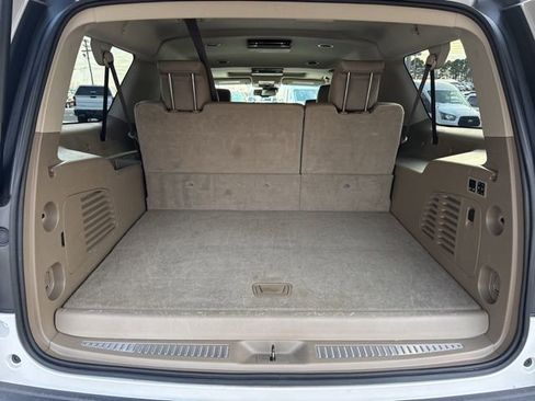 Used 2017 Chevrolet Suburban LT image 12