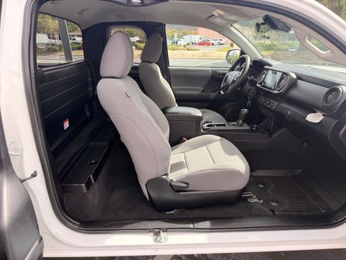 Used 2022 Toyota Tacoma SR RWD image 32